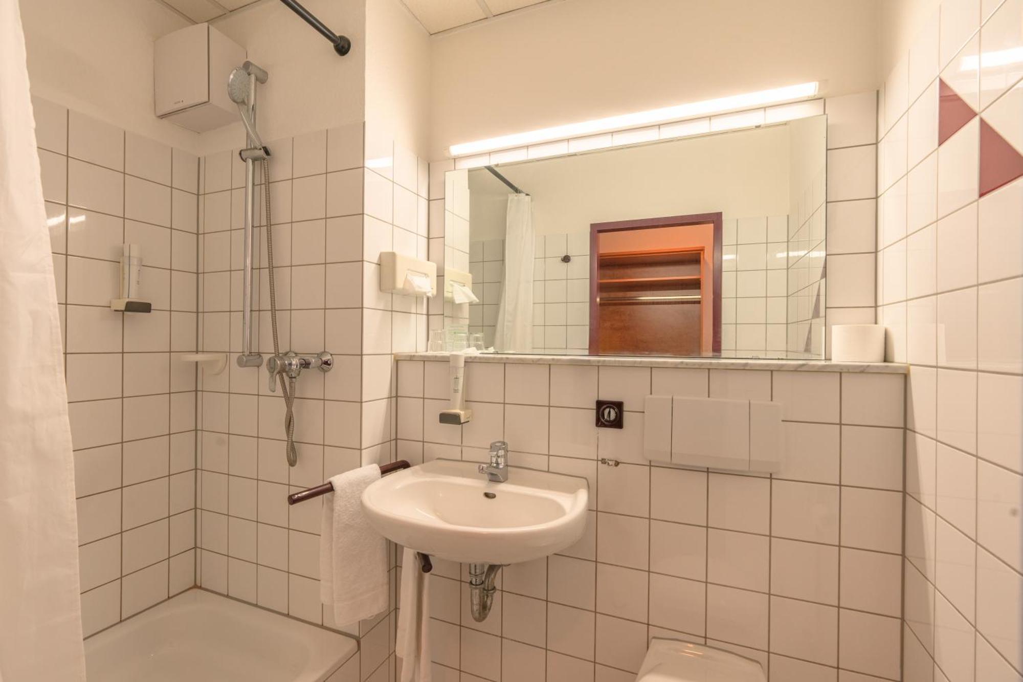 Euro-Hotel Каппель-Графенхаузен Экстерьер фото