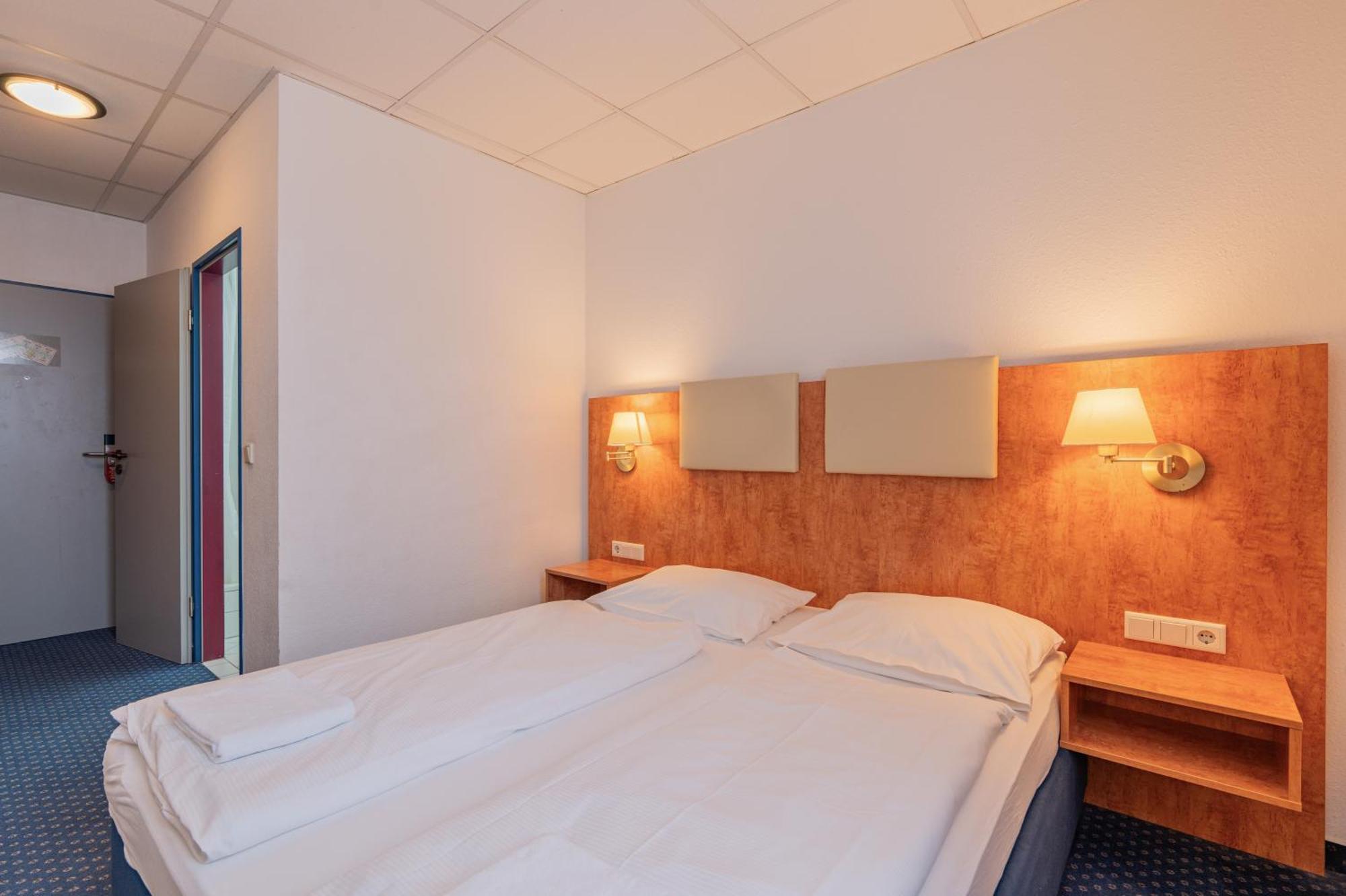 Euro-Hotel Каппель-Графенхаузен Экстерьер фото