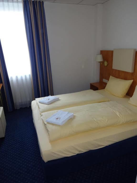 Euro-Hotel Каппель-Графенхаузен Экстерьер фото