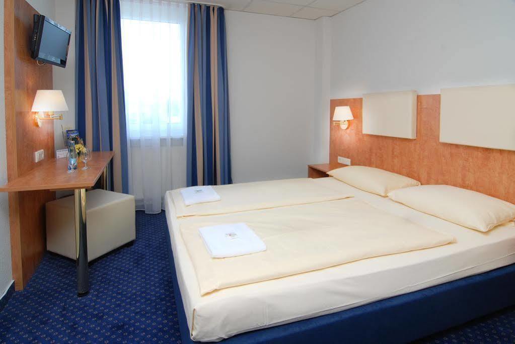 Euro-Hotel Каппель-Графенхаузен Экстерьер фото